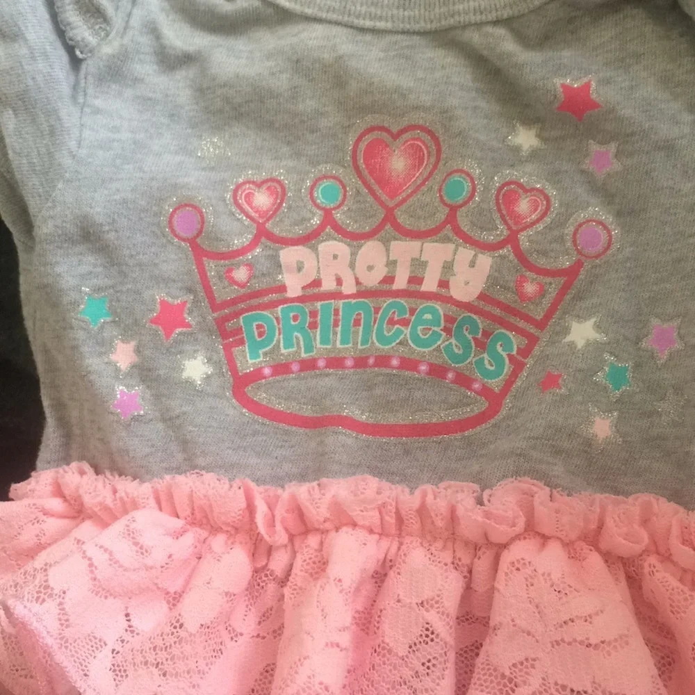 FINAL MARKDOWN Infant snap crotch dress 0-3 months
